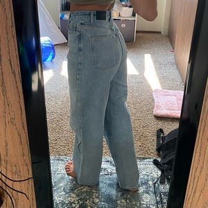 High rise relaxed jean